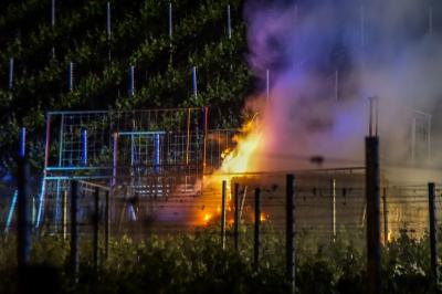 Stuttgart: Heuwagen geht in flammen auf !